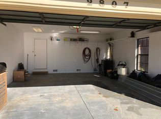Building Photo - Beautifully Renovated 3 Bedroom 2 Bath Hou...