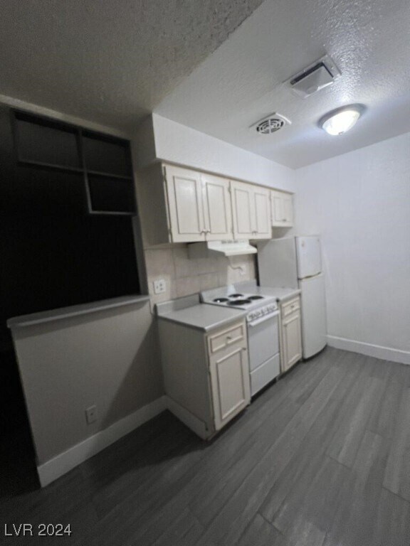 Building Photo - 517 N Decatur Blvd