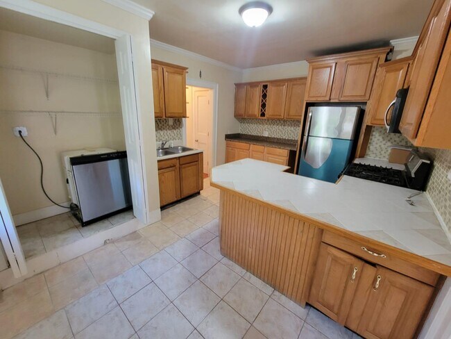 Building Photo - 489 Quinnipiac Ave