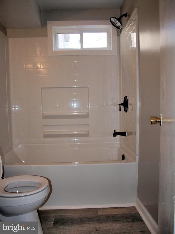 Building Photo - 12 W Wayne Terrace