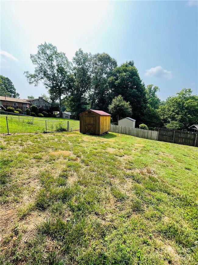 Building Photo - 6160 Timberlane Terrace