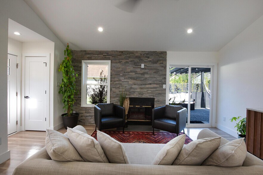 Building Photo - 12340 Little Emily Way