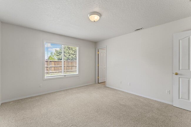Building Photo - 3589 N Chatterton Way