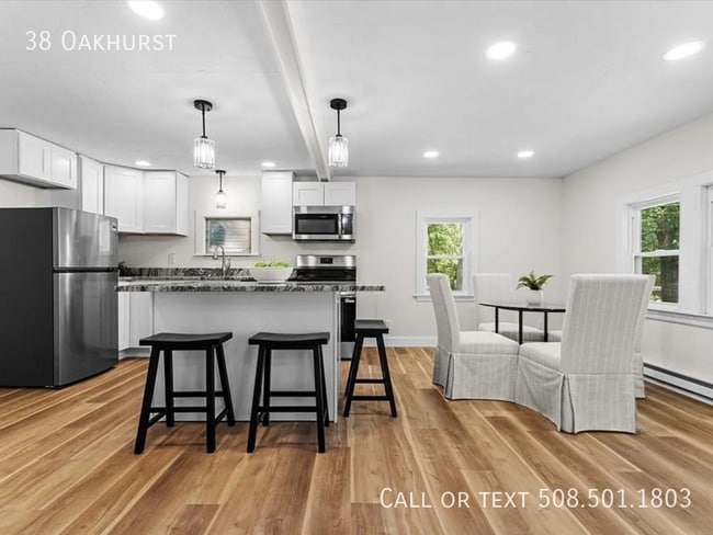 Building Photo - 38 Oakhurst-
