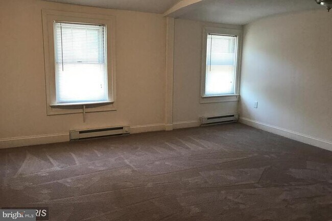 Building Photo - 2472 Waynesboro Pike