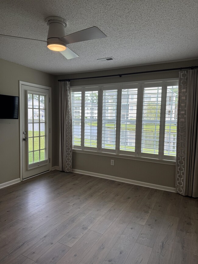 Building Photo - 643 Woodmoor Dr