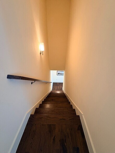 Building Photo - 4223 Wycliff Ave