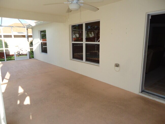 Building Photo - 5824 NW Zenith Dr