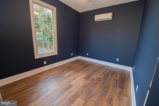 Building Photo - 106 Colonial Ct