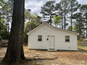 Building Photo - 402 S Elm St
