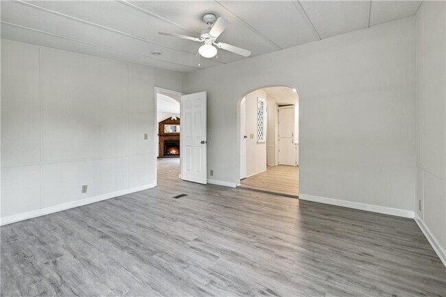 Building Photo - 8155 Knight Ln