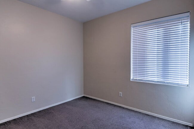 Building Photo - Located in beautiful Rancho Sahuarita!!!!!!!!!!!!