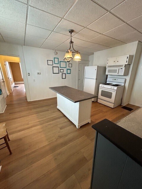 Building Photo - 22 W University Ave