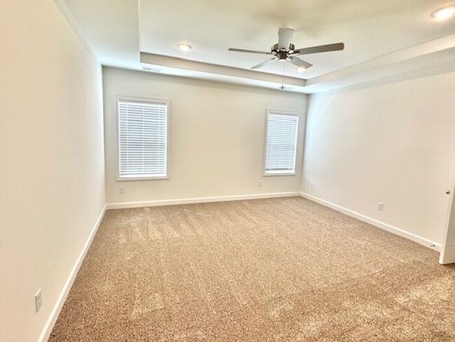 Building Photo - Move In Special! Half off June Rent with M...