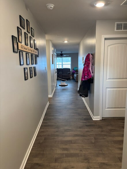 Building Photo - 1612 Liam Dr