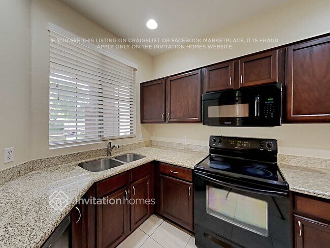 Building Photo - 2145 N 29th Pl