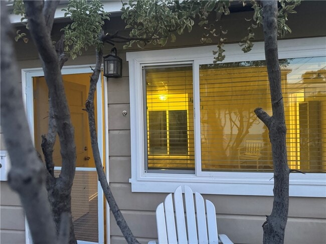 Building Photo - 621 Larkspur Ave