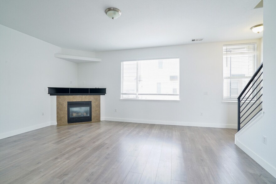 Building Photo - 8751 Pearl St