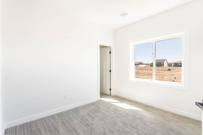 Building Photo - Brand new 3 bed 2 bath Twin home in Tea
