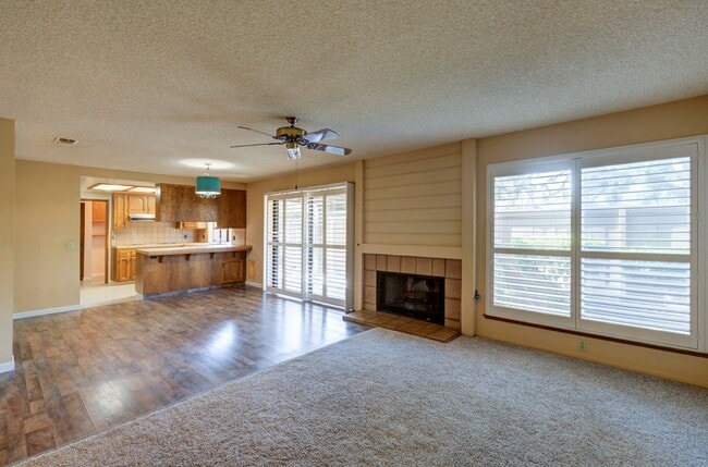 Building Photo - 6260 N Palm Ave