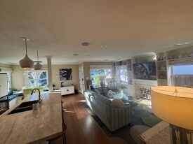 Building Photo - 507 31st St