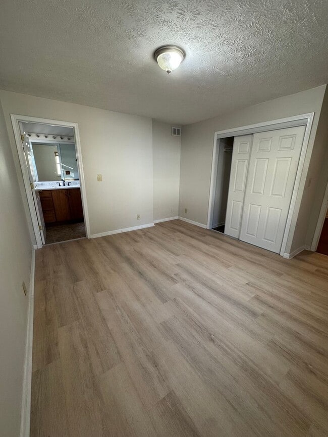 Building Photo - 1934 Harvard St