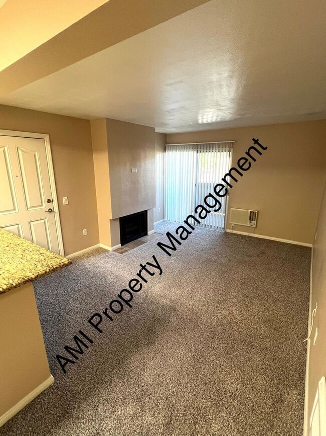 Building Photo - Move in Special!! $500 off 1st Month's Rent!!