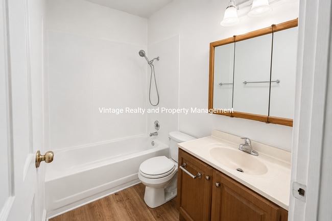 Building Photo - 625 Bedlow Dr