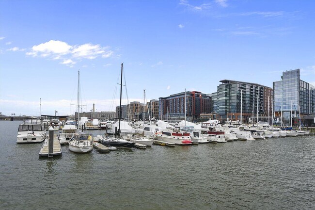 Building Photo - Chic Two-Level Condo in Prime SW Waterfron...
