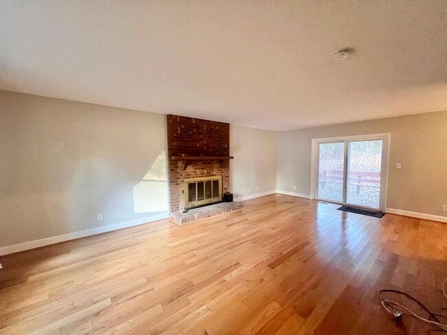 Building Photo - Newly Renovated 3BD, 2.5BA North Raleigh Home on a Private Lot in a Prime Location Near Shopping,...