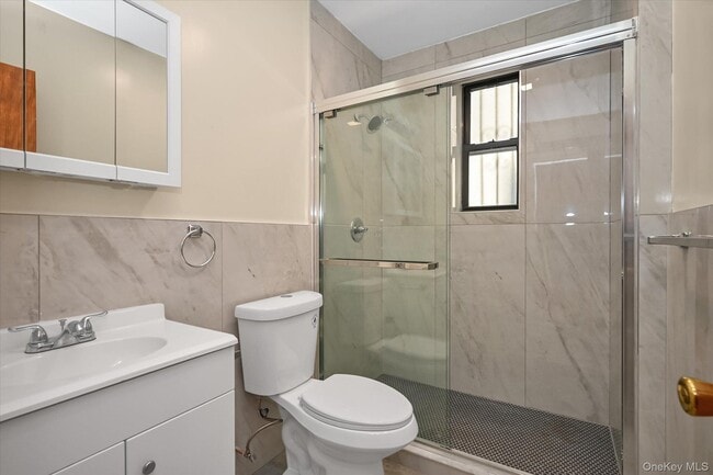 Building Photo - 438 E 98th St