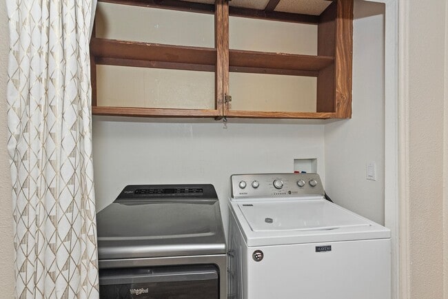 Building Photo - Your New Home Awaits