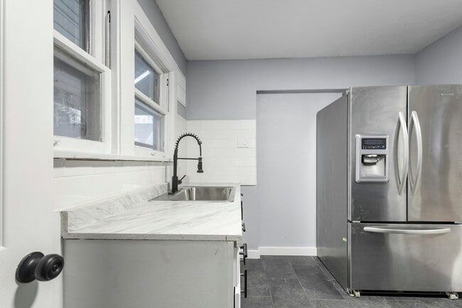 Building Photo - 1728 Berkshire Pl