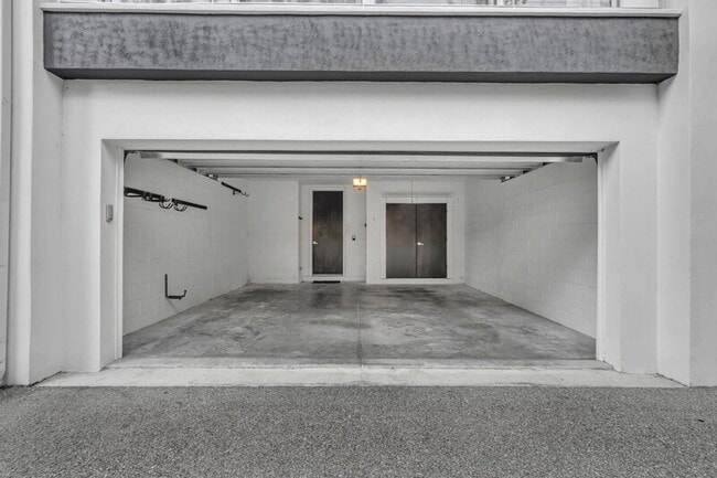 Building Photo - 438 W Swoope Ave