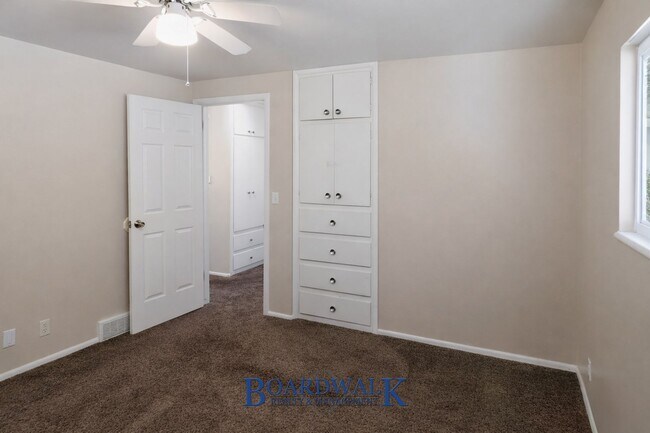 Building Photo - 1016 E 3825 S