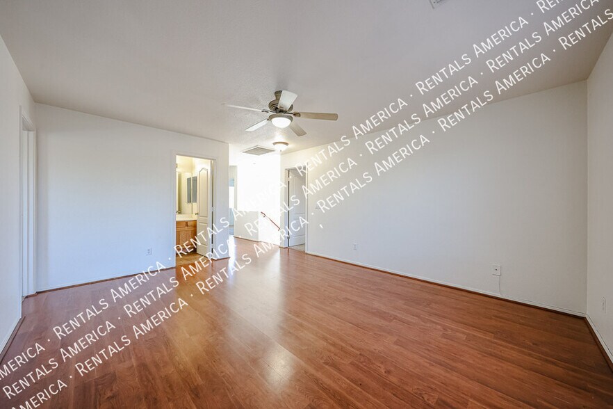 Building Photo - 14300 W Weldon Ave