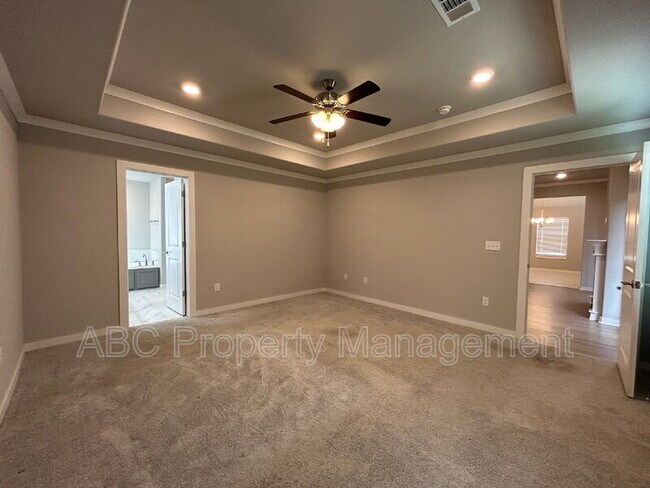 Building Photo - 350 S Emerald Woods Run