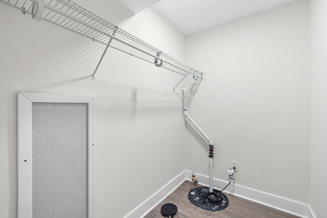 Building Photo - 3552 Warder St NW