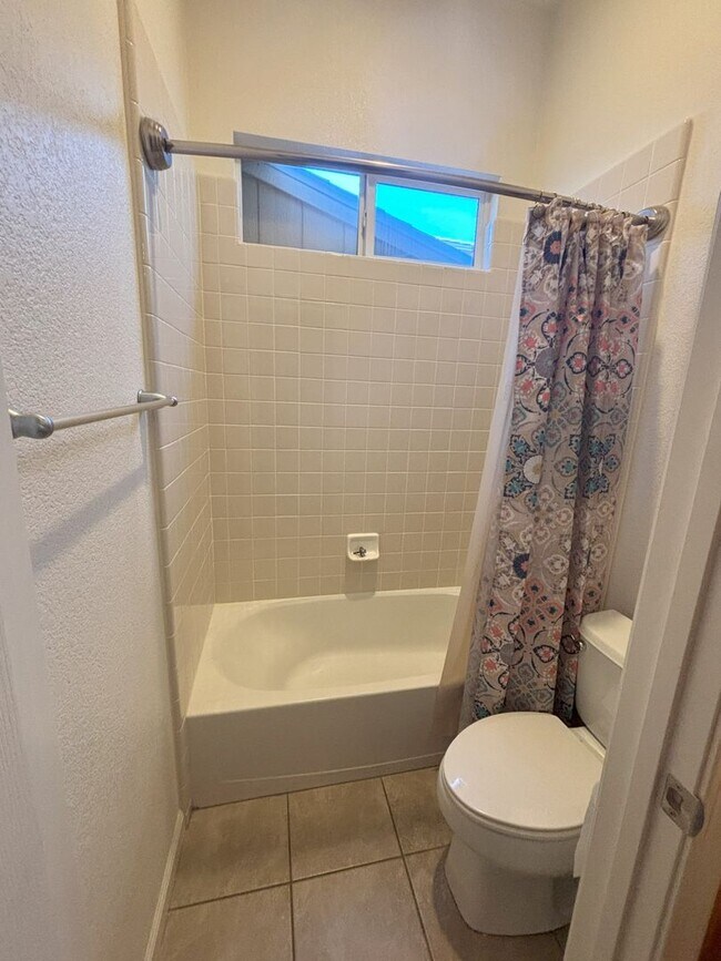 Building Photo - Sprawling Home Near UNR - One Level Living with 4 Beds - 3 Baths - 3 Car Garage