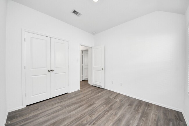 Building Photo - 26631 Castiel Dr