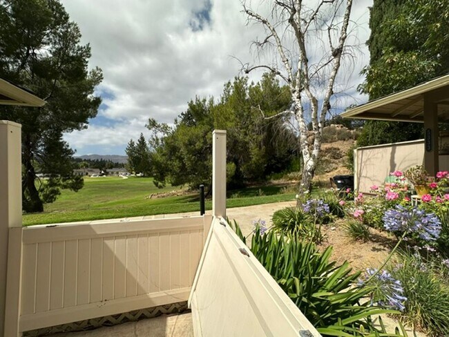 Building Photo - Stunning END-UNIT 3-bedroom condominium located in Agoura Hills