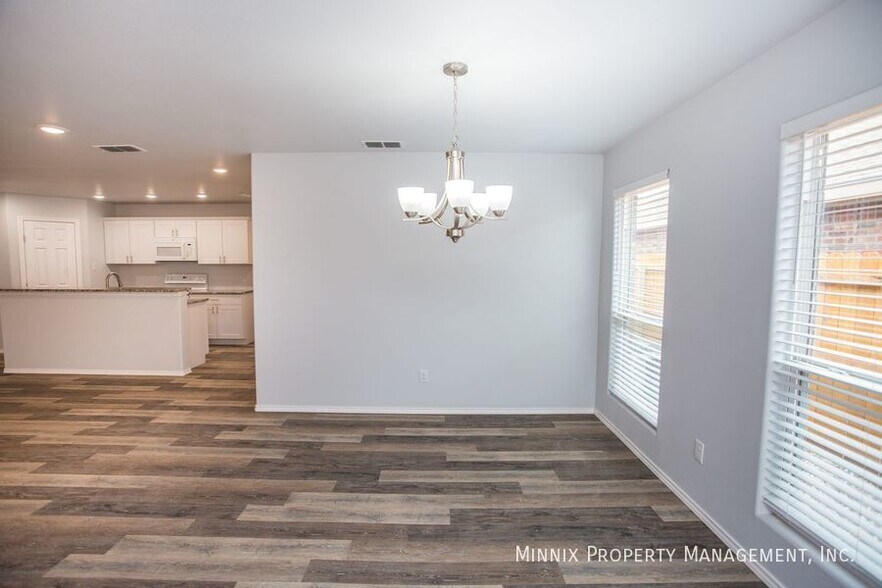 Building Photo - 5605 Kemper St