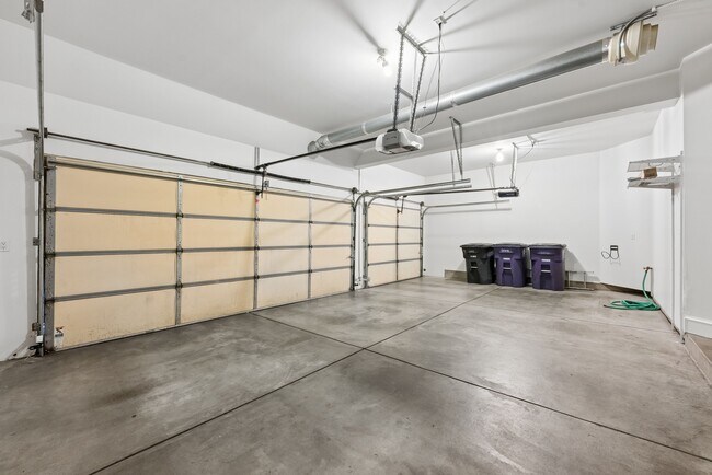 Building Photo - 400 Clayton St