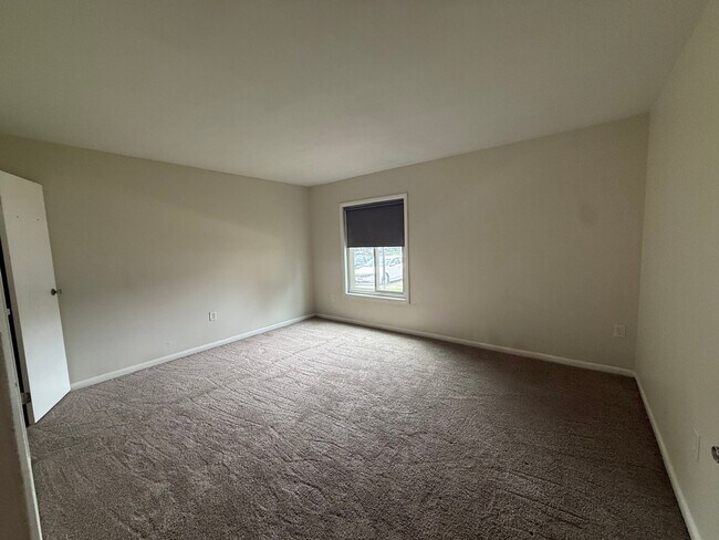 Building Photo - 6930 Hanover Pkwy