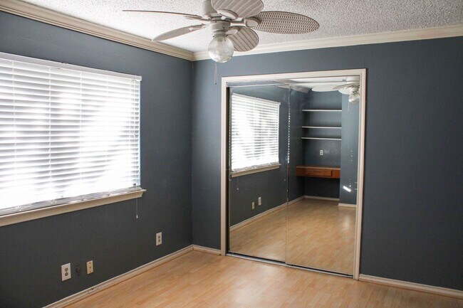 Building Photo - 4222 Clear Lake Dr
