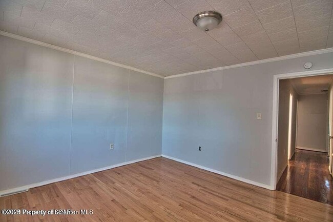 Building Photo - 261 Dana St