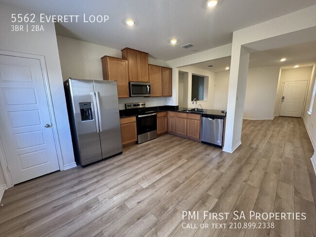 Building Photo - 5562 Everett Loop