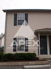 Building Photo - MOVE-IN SPECIAL,NO RENT TIL JUNE 1ST! - Nice 2 Bd | 1.5 Ba Townhouse in West Knox Condo Community!