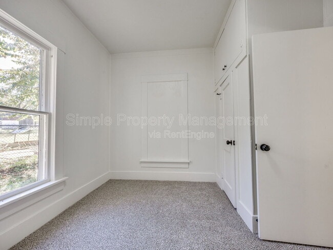 Building Photo - 811 W Wade St