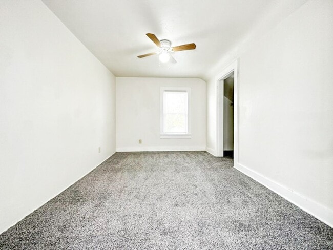 Building Photo - 123 S Clay St